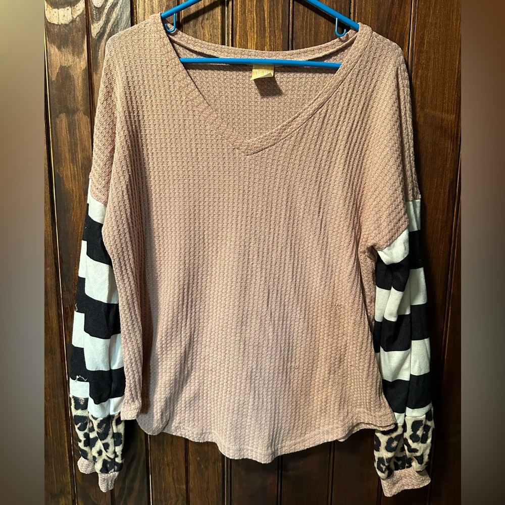 EUC Women’s Waffle Top